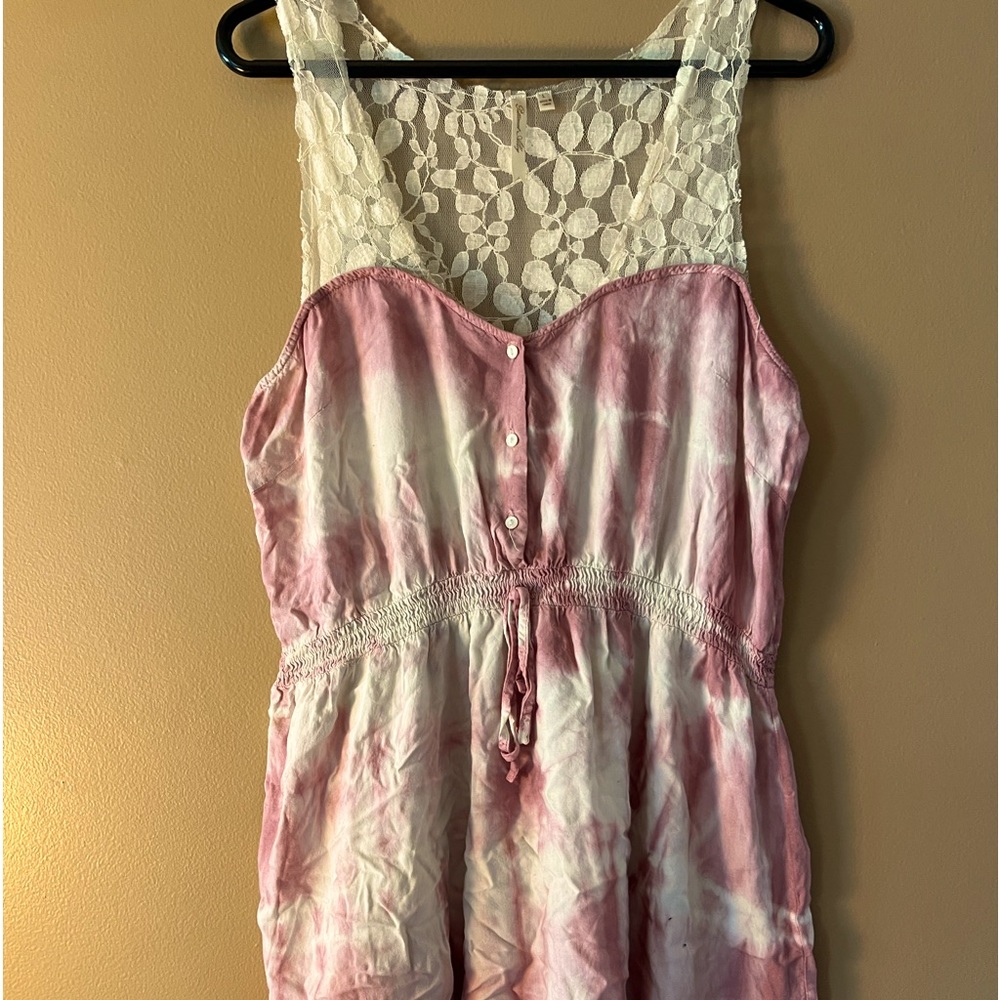 Tie dye flowy short dress with lace neck and back